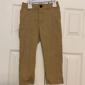 Never worn 3t khaki boys pants